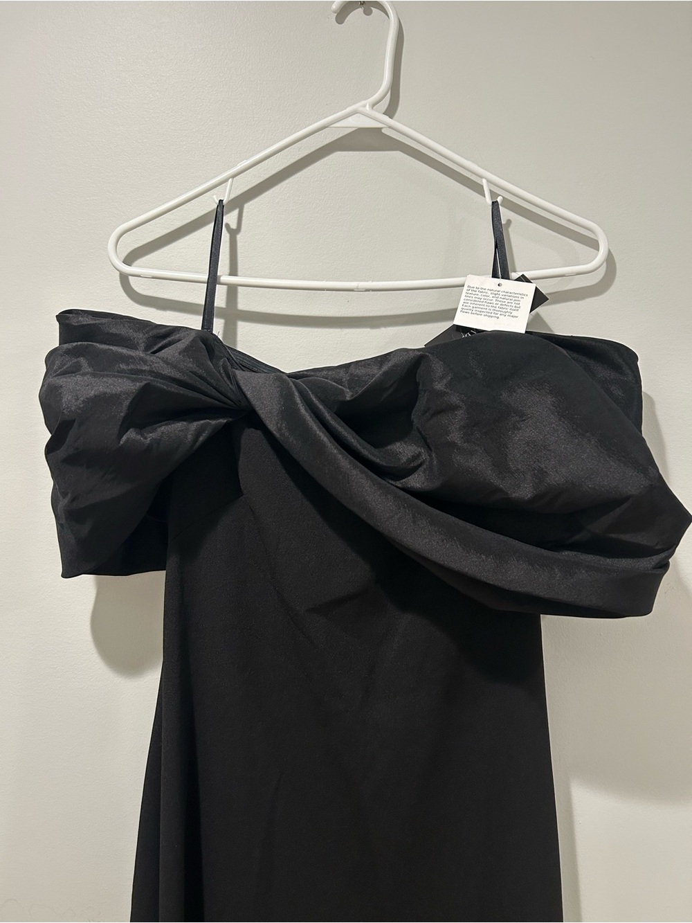 NWT Betsy & Adam Black Off the Shoulder Crepe & Taffeta Sheath Gown Dress - Picture 5 of 8